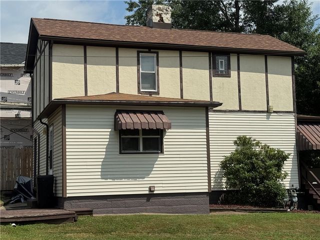 213 2nd Ave, Elco, PA 15434