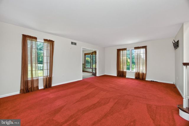 24 LEHMANN DR, Douglassville, PA 19518