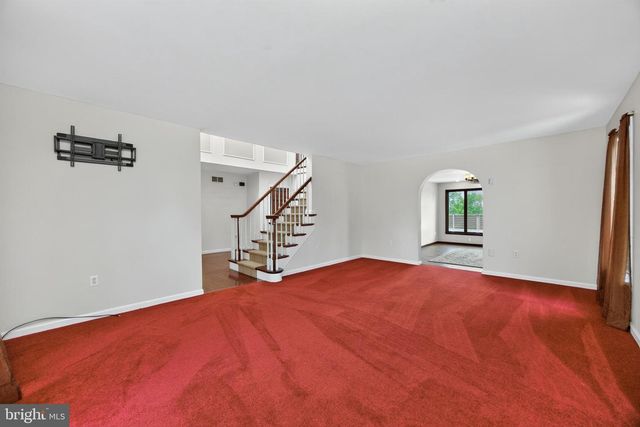 24 LEHMANN DR, Douglassville, PA 19518