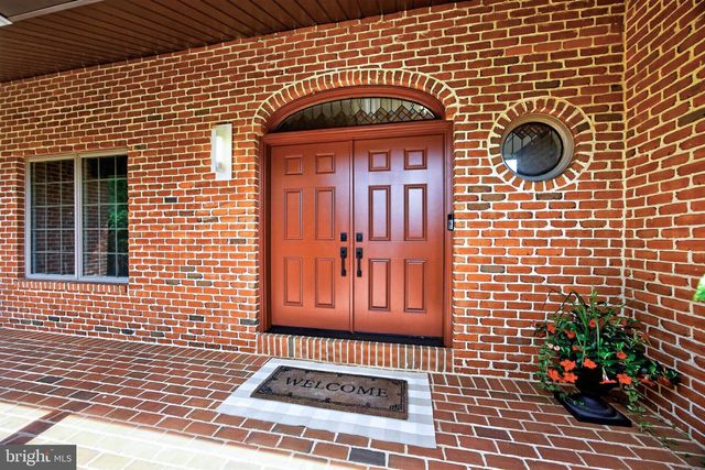 24 LEHMANN DR, Douglassville, PA 19518