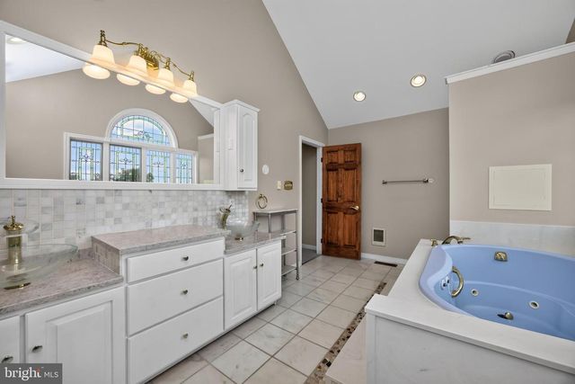 24 LEHMANN DR, Douglassville, PA 19518