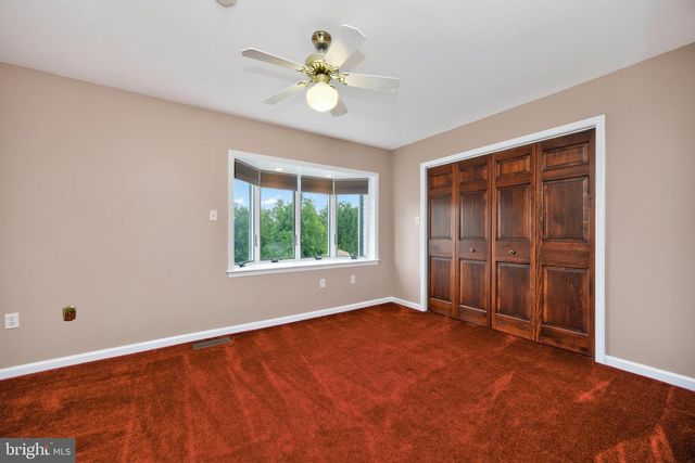 24 LEHMANN DR, Douglassville, PA 19518