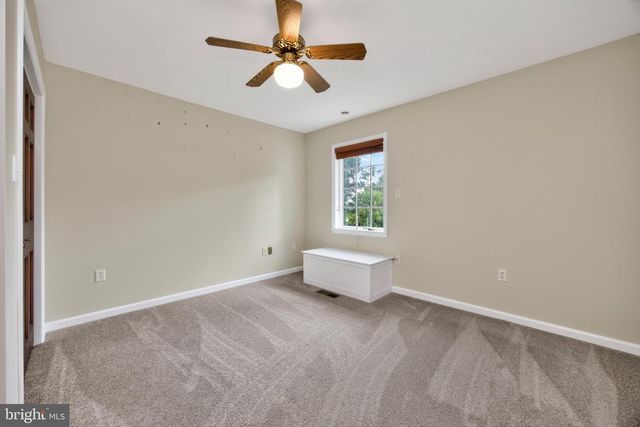 24 LEHMANN DR, Douglassville, PA 19518