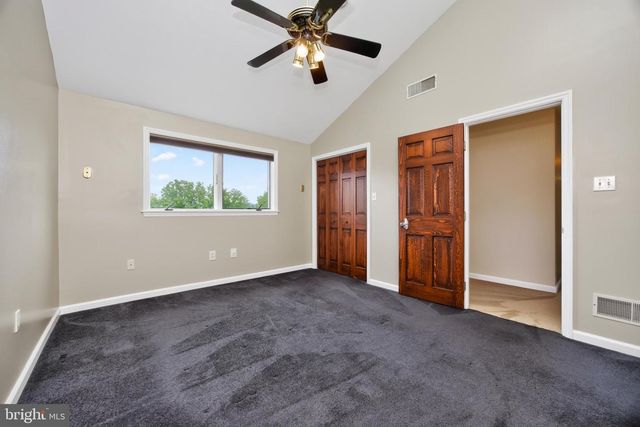 24 LEHMANN DR, Douglassville, PA 19518
