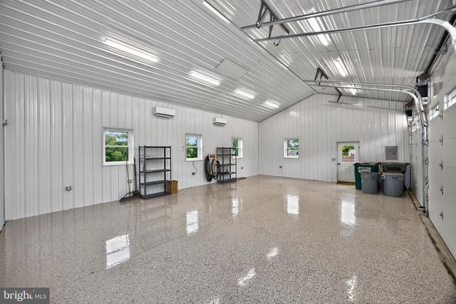 24 LEHMANN DR, Douglassville, PA 19518