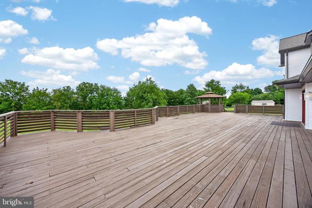 24 LEHMANN DR, Douglassville, PA 19518