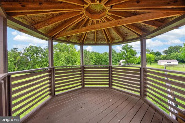 24 LEHMANN DR, Douglassville, PA 19518