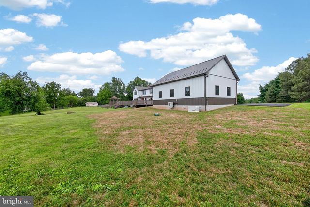 24 LEHMANN DR, Douglassville, PA 19518