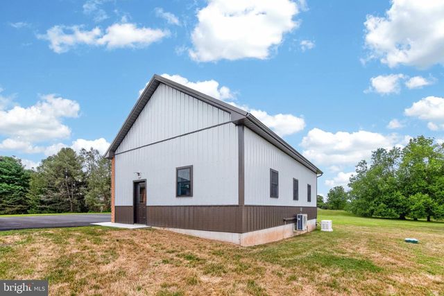 24 LEHMANN DR, Douglassville, PA 19518