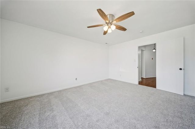 2141 Bloomsbury LN, Virginia Beach, VA 23454