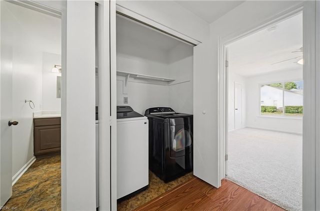 2141 Bloomsbury LN, Virginia Beach, VA 23454