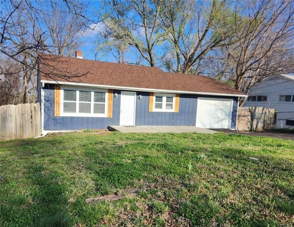 5917 NW Bell Road NW, Parkville, MO 64152