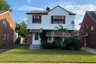 13677 Cedar Road, University Heights, OH 44118