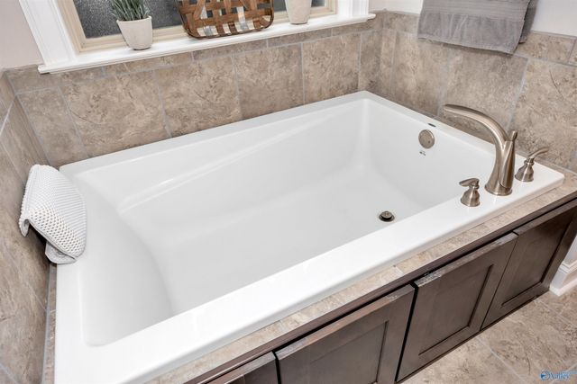 22605 Oakdale Ridge Lane, Athens, AL 35613