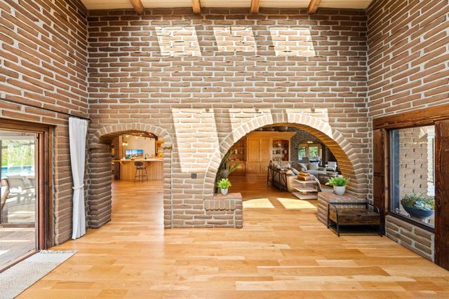 1951 Cloverdale Rd, Escondido, CA 92027