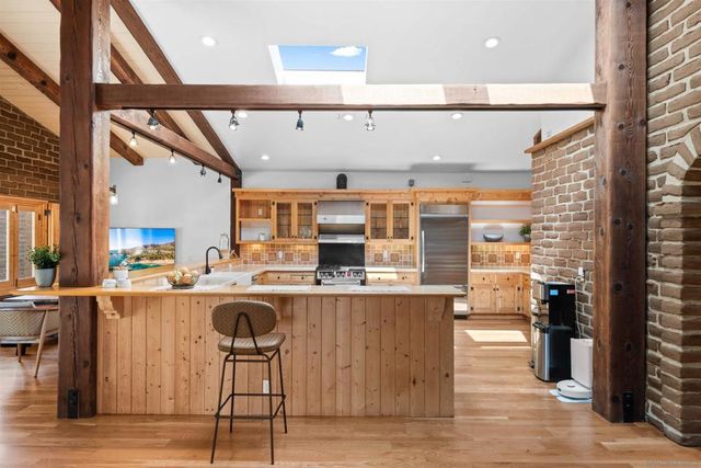 1951 Cloverdale Rd, Escondido, CA 92027