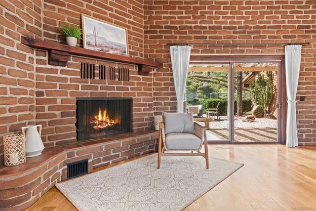 1951 Cloverdale Rd, Escondido, CA 92027