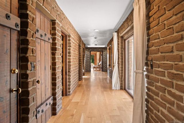 1951 Cloverdale Rd, Escondido, CA 92027