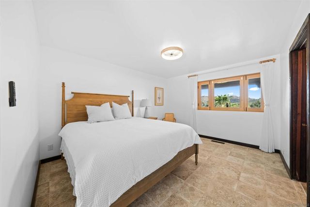 1951 Cloverdale Rd, Escondido, CA 92027