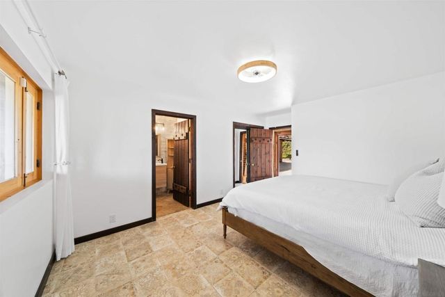 1951 Cloverdale Rd, Escondido, CA 92027