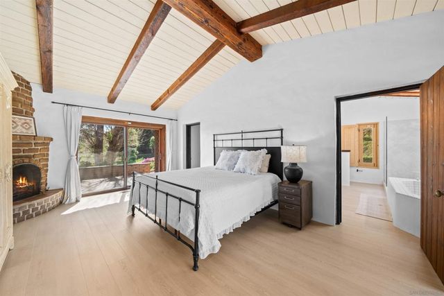 1951 Cloverdale Rd, Escondido, CA 92027