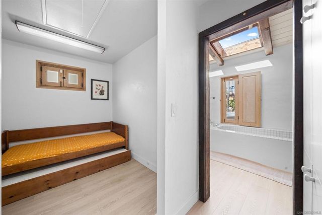 1951 Cloverdale Rd, Escondido, CA 92027