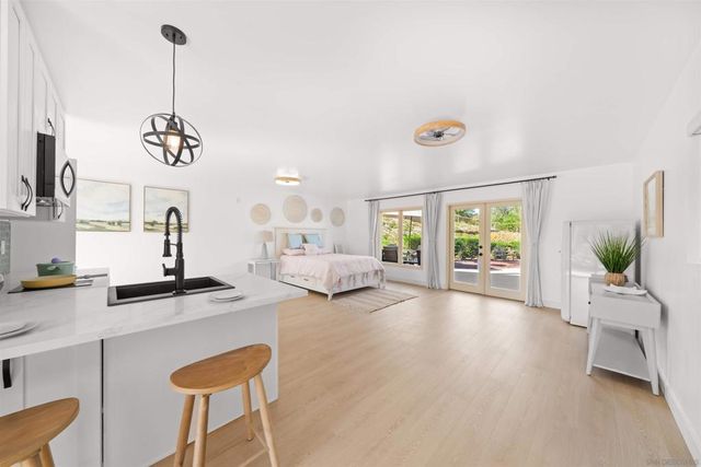 1951 Cloverdale Rd, Escondido, CA 92027