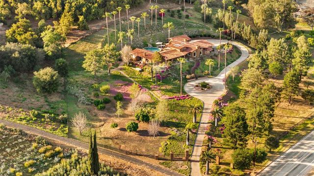 1951 Cloverdale Rd, Escondido, CA 92027