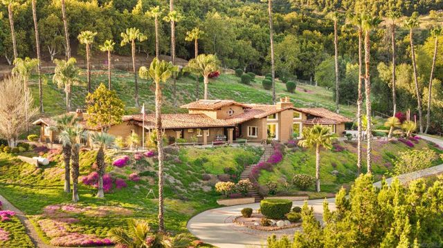 1951 Cloverdale Rd, Escondido, CA 92027