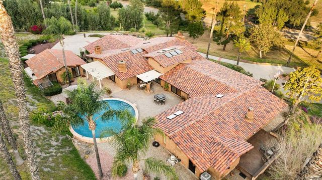 1951 Cloverdale Rd, Escondido, CA 92027