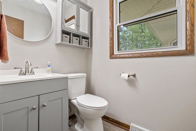 14135 Helmer Road S, Battle Creek, MI 49015