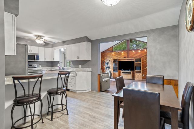 14135 Helmer Road S, Battle Creek, MI 49015