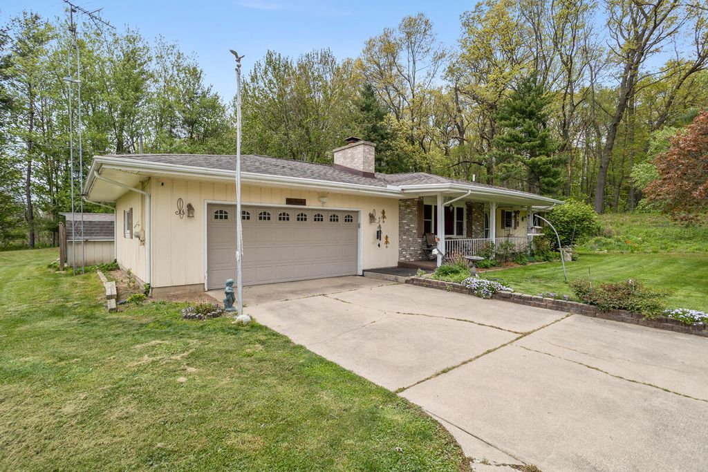 14135 Helmer Road S, Battle Creek, MI 49015