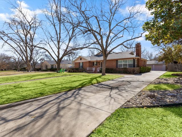 3631 S Hills Avenue, Fort Worth, TX 76109