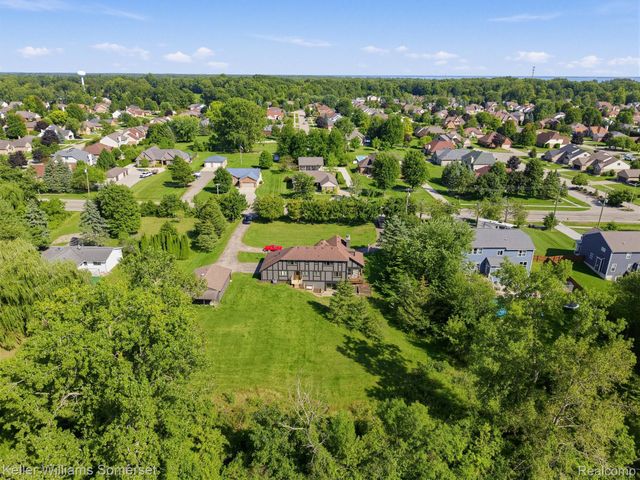 52401 Baker Road, Chesterfield Township, MI 48047