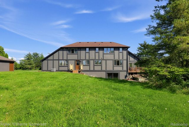 52401 Baker Road, Chesterfield Township, MI 48047