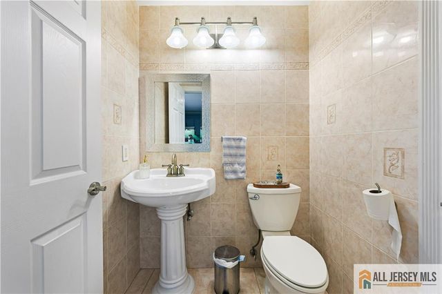 2006 Ridgeview Court 2006, Sayreville, NJ 08859