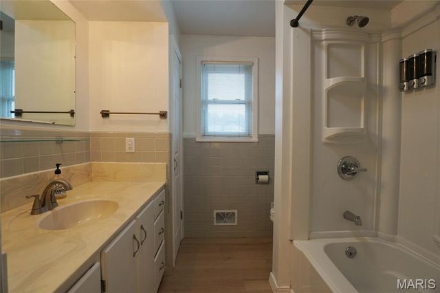 421 W 9th Street, Hermann, MO 65041