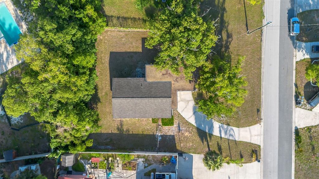 Image 21 of property listing at 6108 BEAR LAKE TERRACE, Apopka, FL 32703