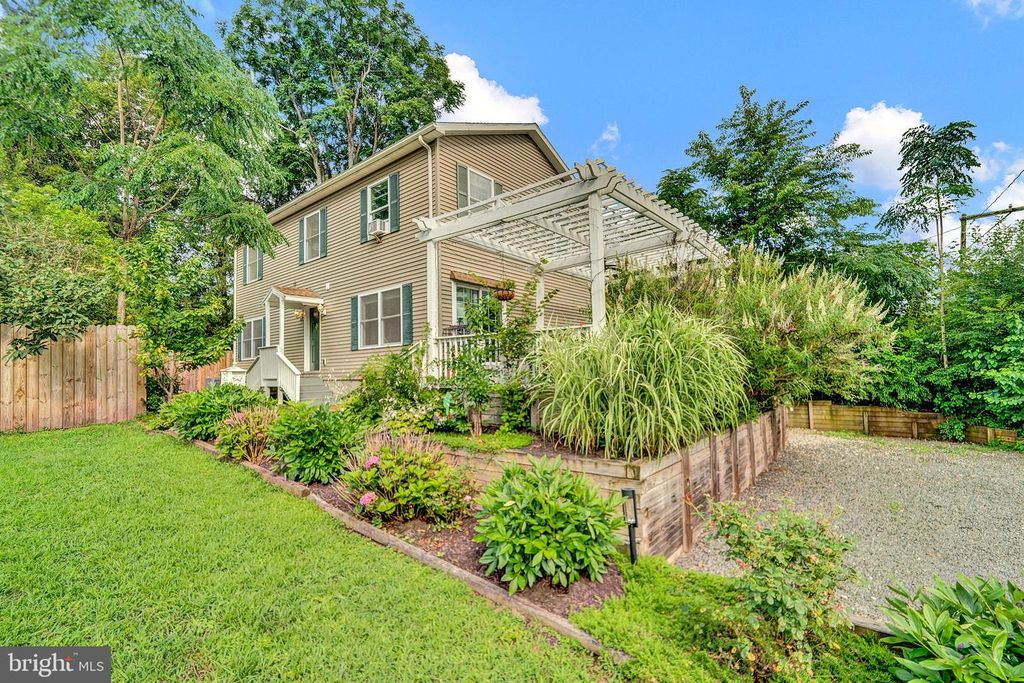 6 WASHINGTON AVE, Titusville, NJ 08560