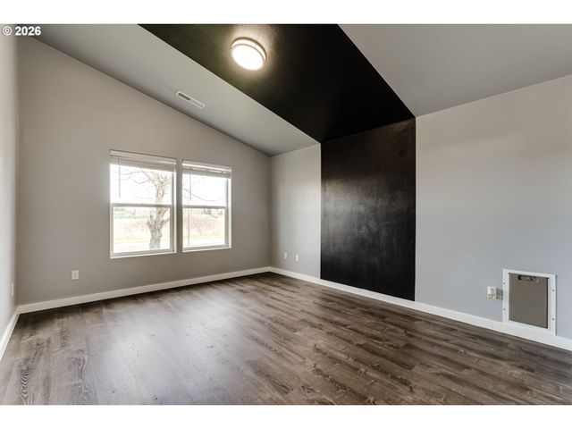 5854 AVALON St, Eugene, OR 97402