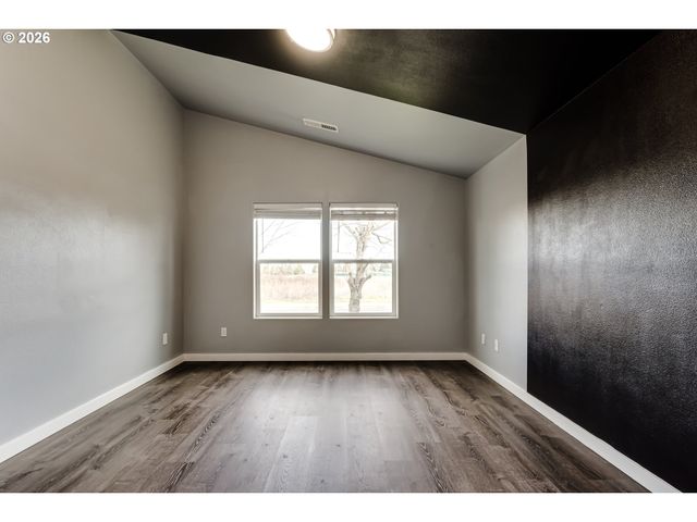 5854 AVALON St, Eugene, OR 97402