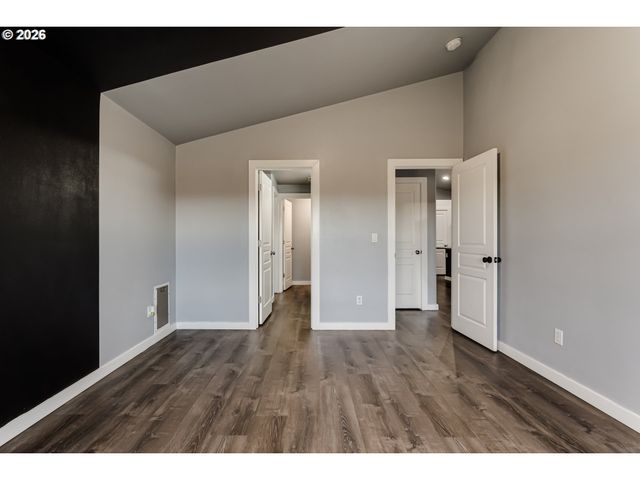 5854 AVALON St, Eugene, OR 97402