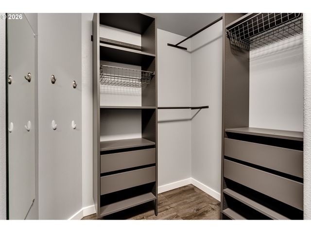 5854 AVALON St, Eugene, OR 97402