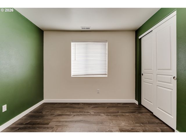 5854 AVALON St, Eugene, OR 97402