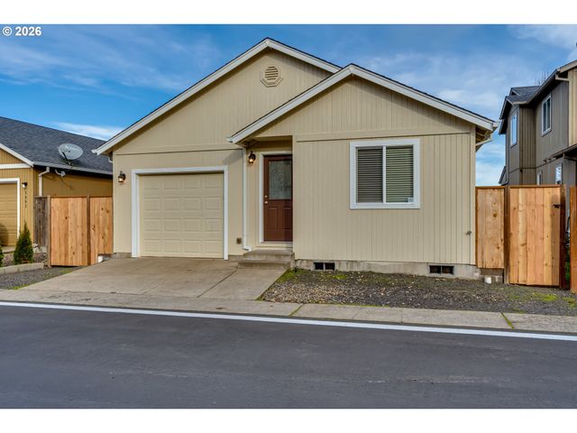 5854 AVALON St, Eugene, OR 97402