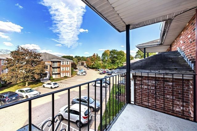 352 Neponset St L, Canton, MA 02021