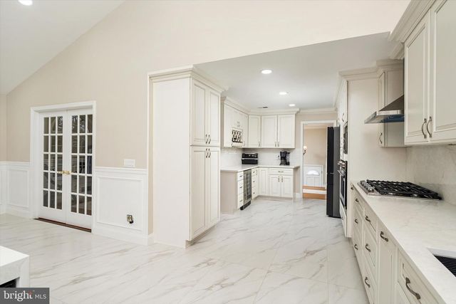 93 TUDOR DR, Hamilton, NJ 08690