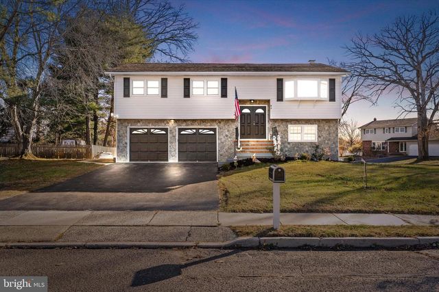 93 TUDOR DR, Hamilton, NJ 08690