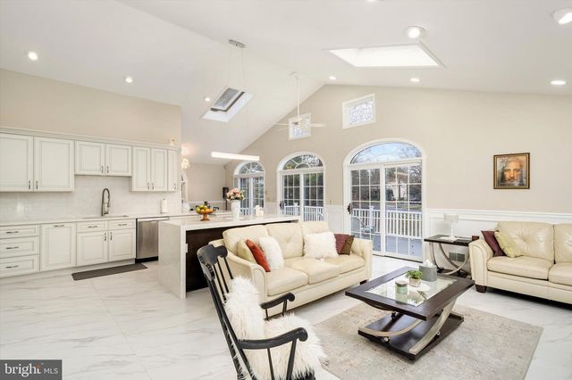 93 TUDOR DR, Hamilton, NJ 08690